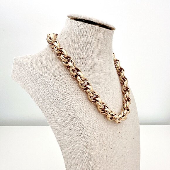 VINTAGE 1980s GIVENCHY GOLD TONE LINK CHAIN NECKLACE 4G LOGO CHARM - Picture 4 of 10